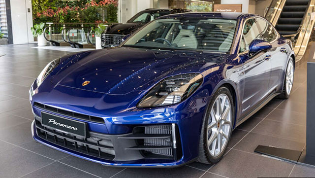PORSCHE PANAMERA